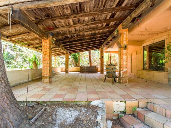 casa indipendente in vendita a Ventimiglia di Sicilia