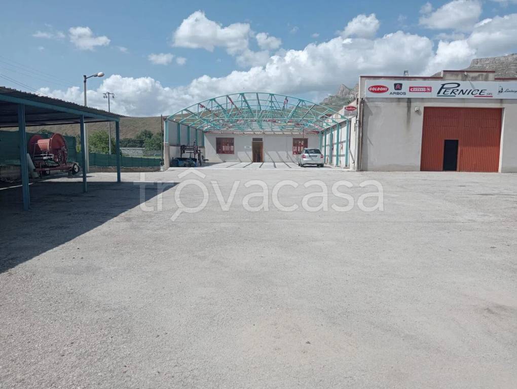 locale commerciale in vendita a Vicari