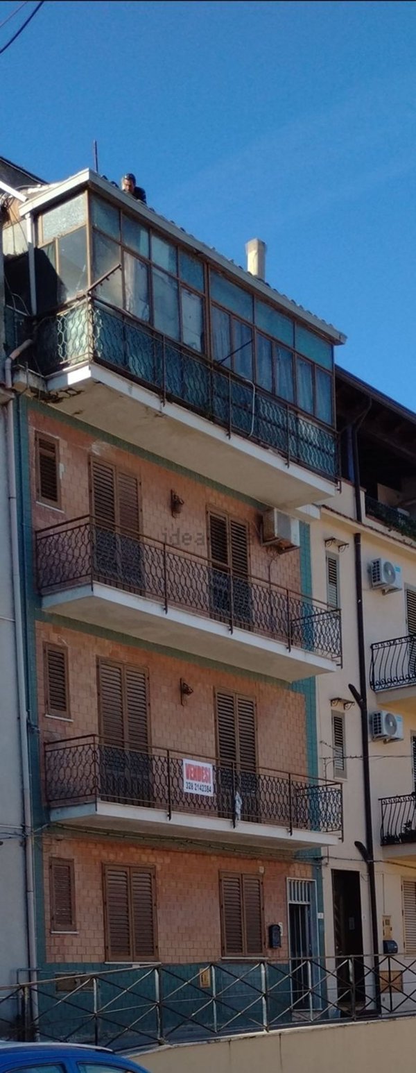 pentavano in vendita a Vicari