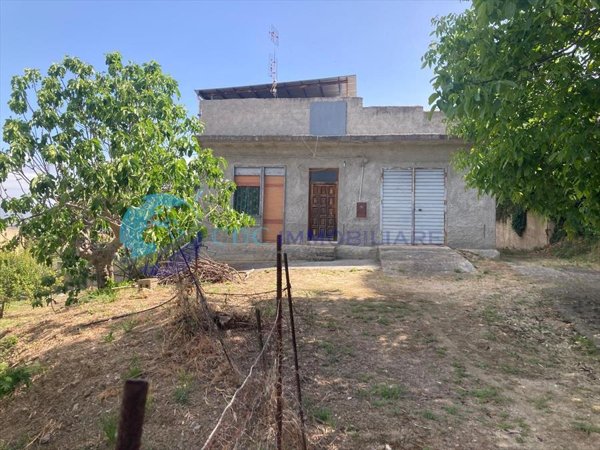 casa indipendente in vendita a Vicari