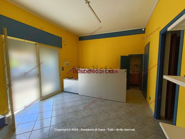 locale commerciale in vendita a Villabate