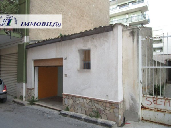 locale di sgombero in vendita a Villabate