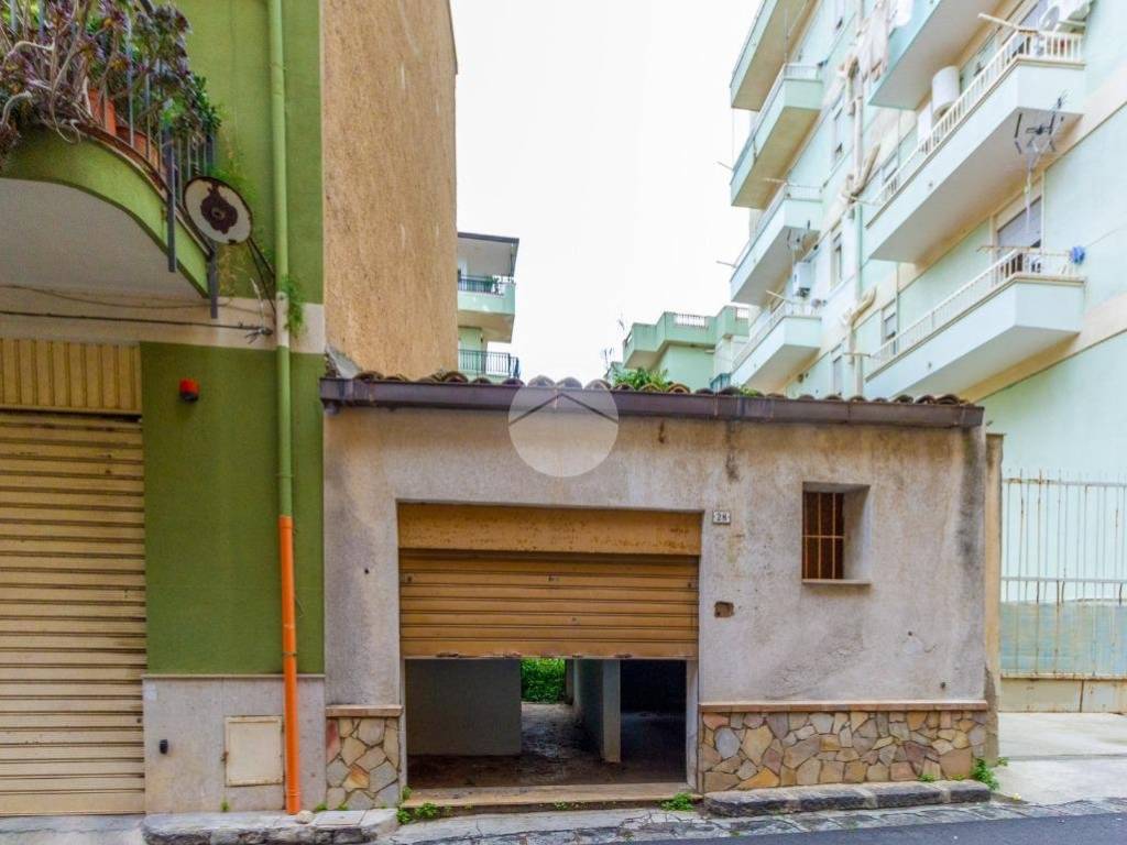 locale di sgombero in vendita a Villabate