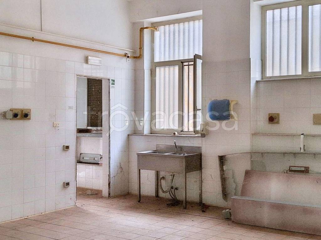 locale commerciale in vendita a Villabate