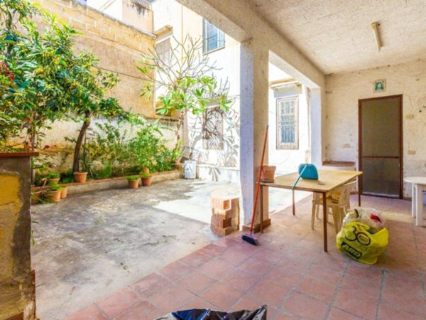intera palazzina in vendita a Villabate