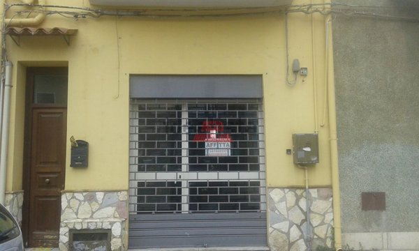 locale commerciale in vendita a Villabate