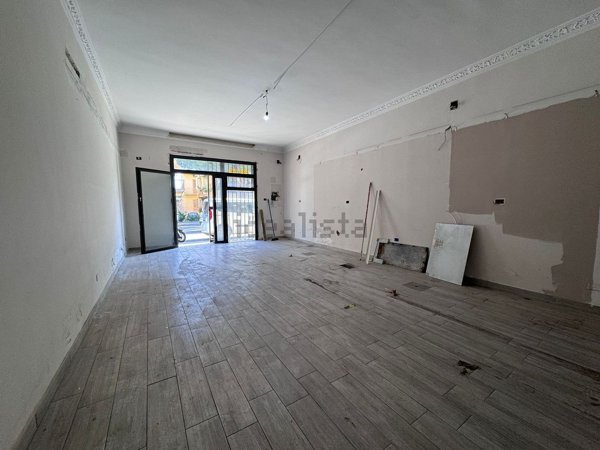 locale commerciale in vendita a Villabate in zona Pomara