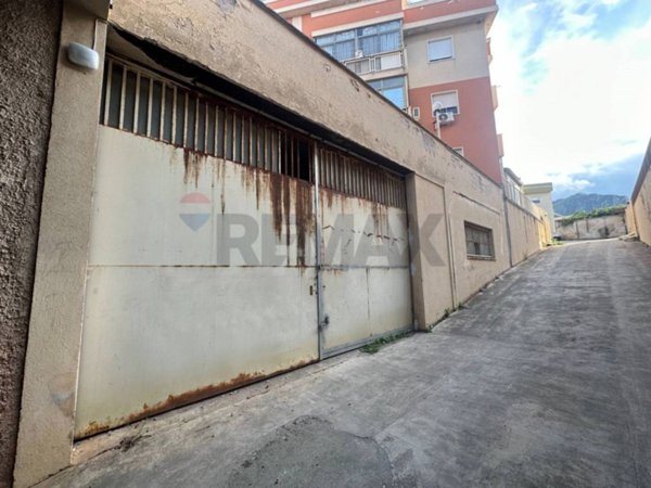 locale commerciale in vendita a Villabate