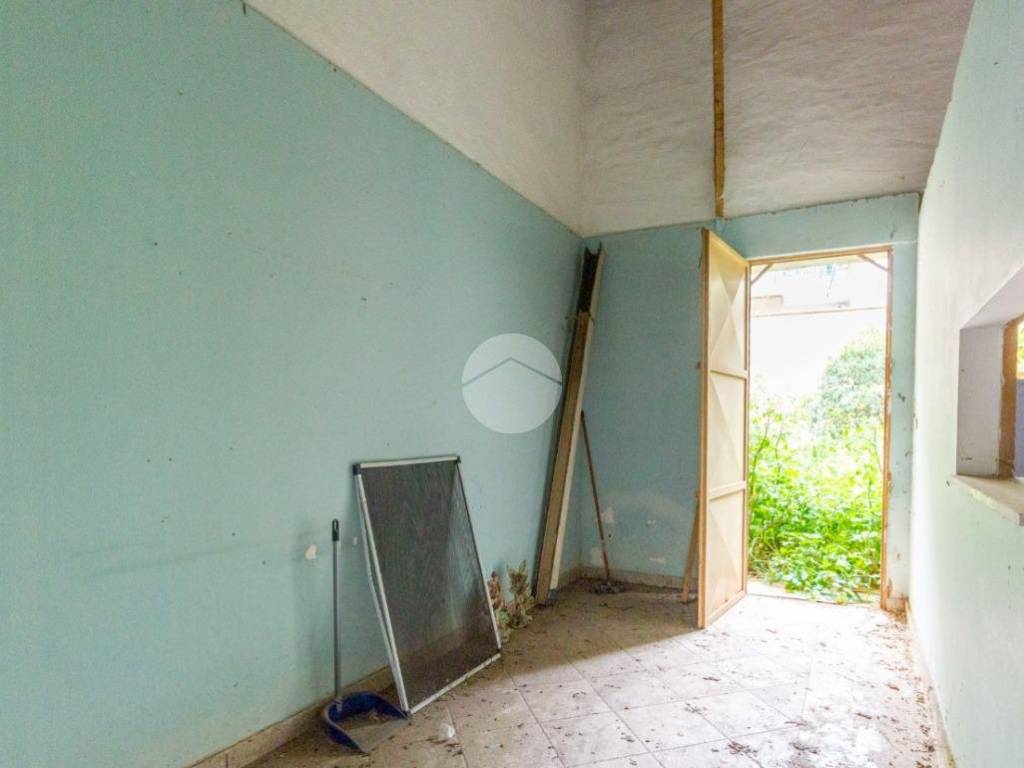 locale di sgombero in vendita a Villabate