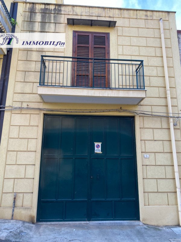 locale di sgombero in vendita a Villabate