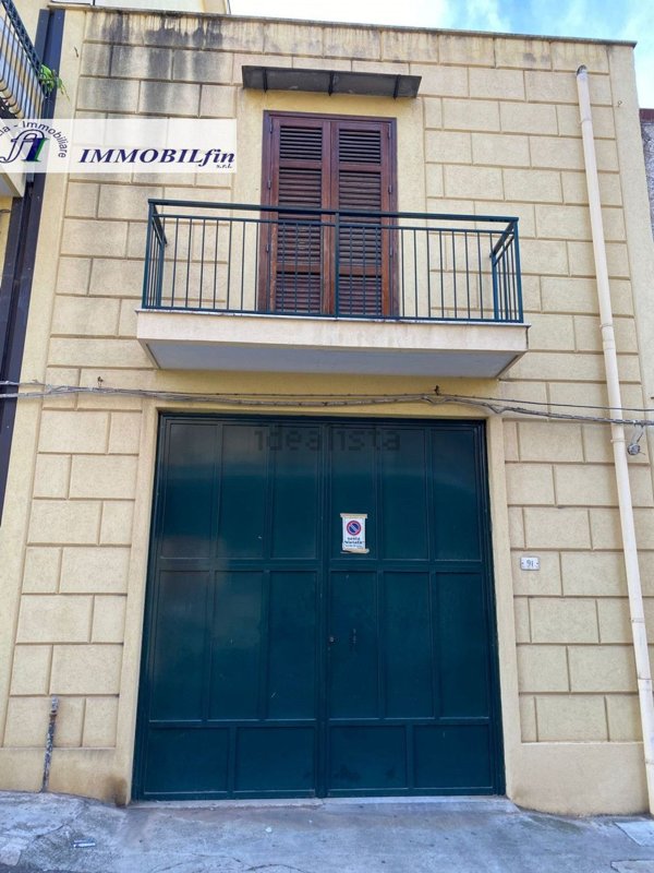 locale di sgombero in vendita a Villabate