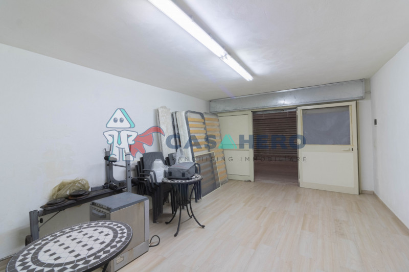 locale di sgombero in vendita a Villabate