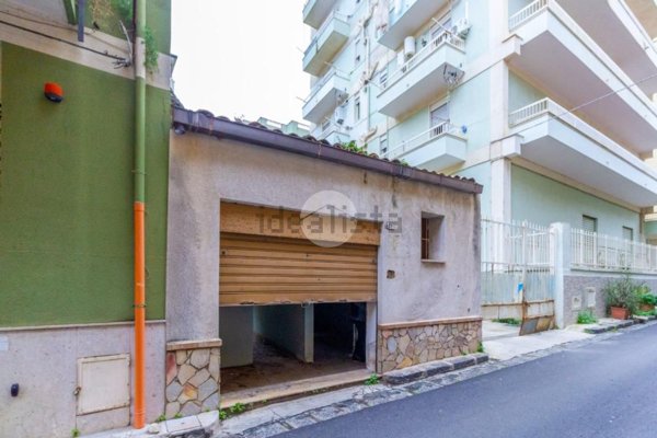 locale di sgombero in vendita a Villabate
