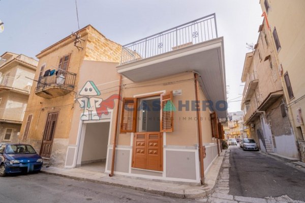 casa indipendente in vendita a Villabate in zona Pomara