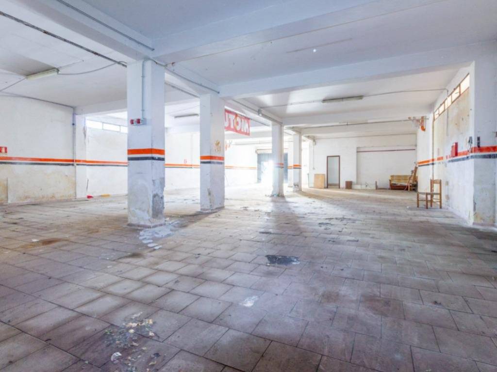 locale di sgombero in vendita a Villabate