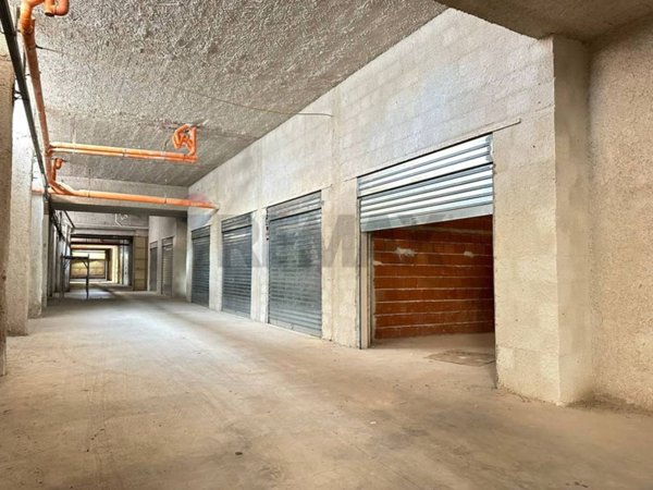 locale di sgombero in vendita a Villabate