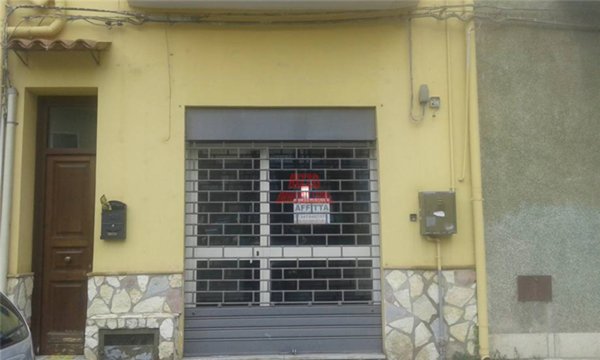 locale commerciale in vendita a Villabate