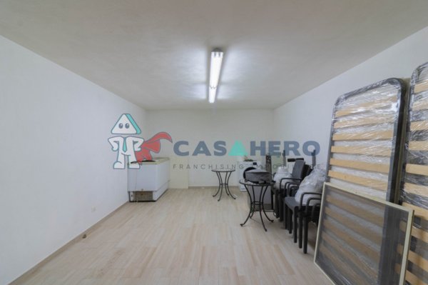 locale di sgombero in vendita a Villabate in zona Pomara