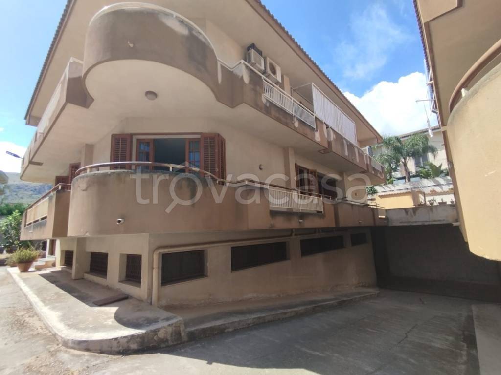 appartamento in vendita a Villabate in zona Pomara