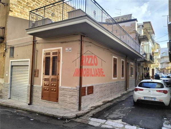 casa indipendente in vendita a Villabate in zona Pomara