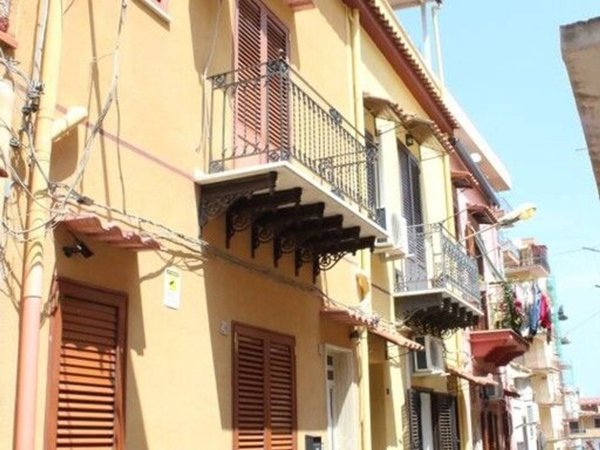 casa indipendente in vendita a Villabate in zona Pomara