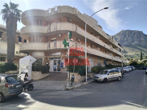 appartamento in vendita a Villabate in zona Pomara