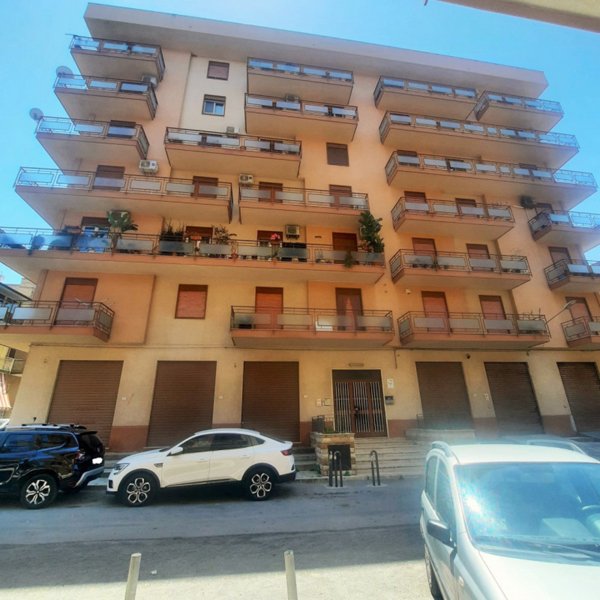 appartamento in vendita a Villabate in zona Pomara