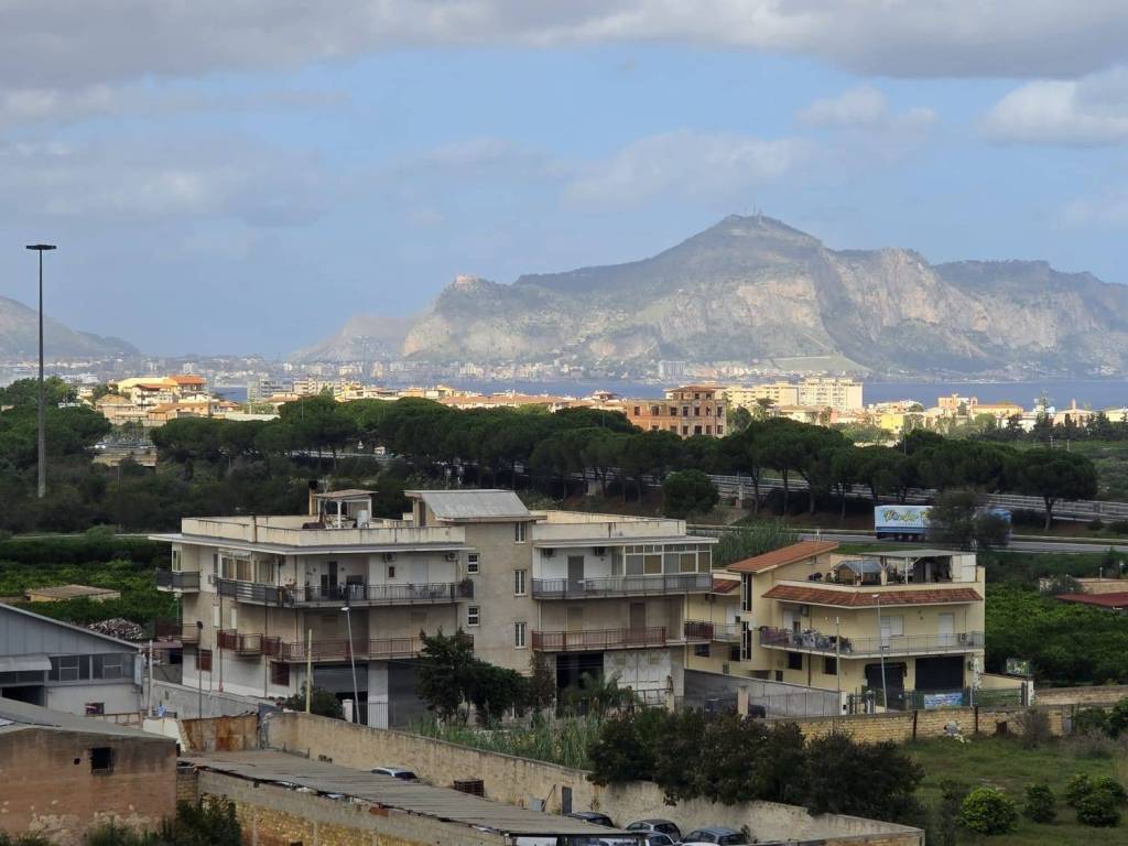 appartamento in vendita a Villabate in zona Pomara