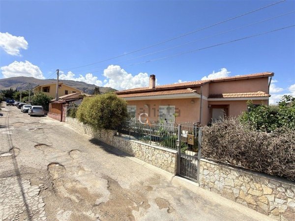 casa indipendente in vendita a Villabate