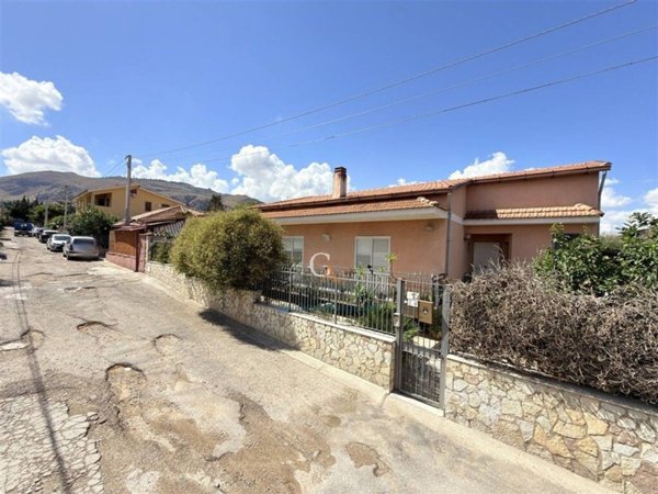 casa indipendente in vendita a Villabate