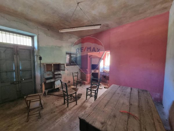 casa indipendente in vendita a Scillato