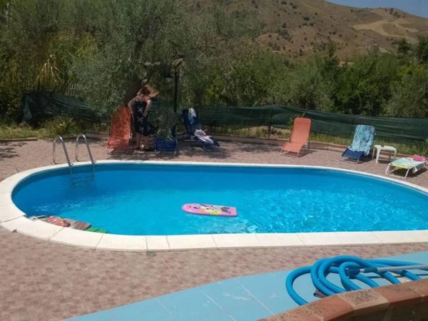 casa indipendente in vendita a Scillato