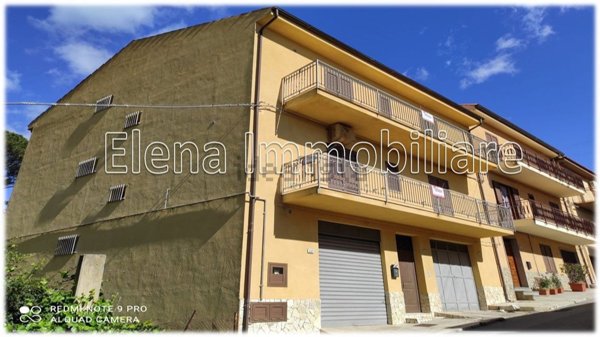 casa indipendente in vendita a Scillato