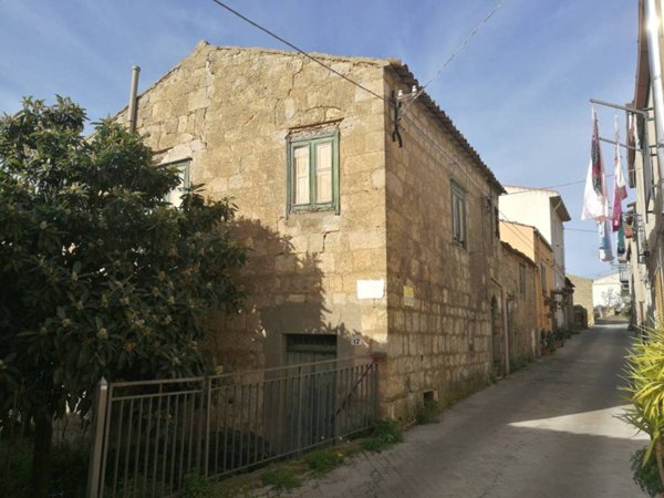 casa indipendente in vendita a Blufi