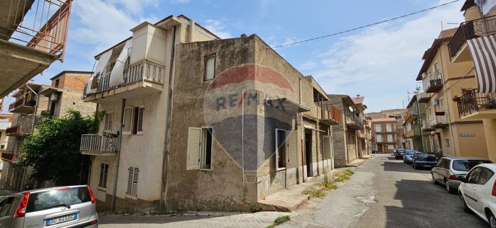 casa indipendente in vendita ad Alcara li Fusi