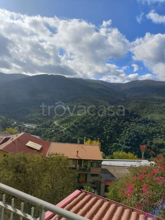 casa indipendente in vendita ad Alcara li Fusi