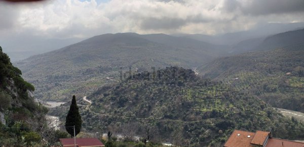 appartamento in vendita ad Alcara li Fusi