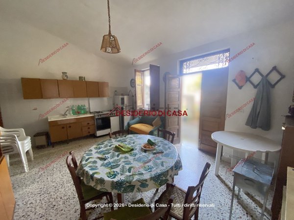 casa indipendente in vendita ad Alcara li Fusi