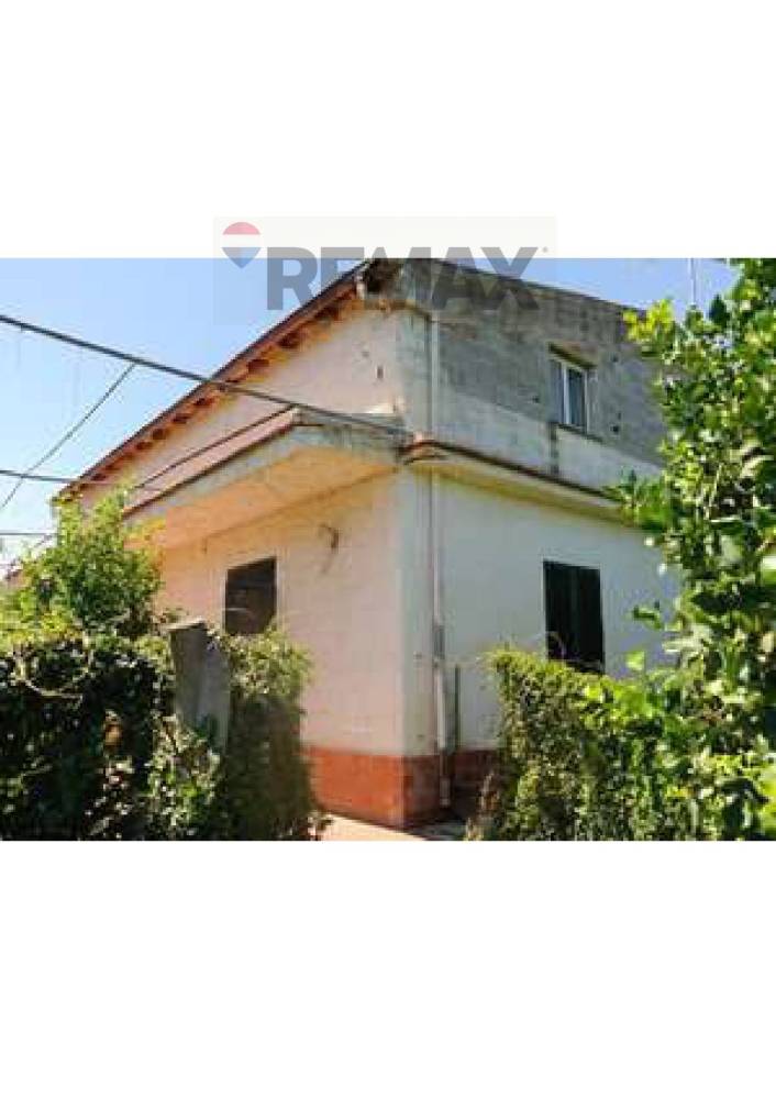 casa indipendente in vendita ad Alcara li Fusi