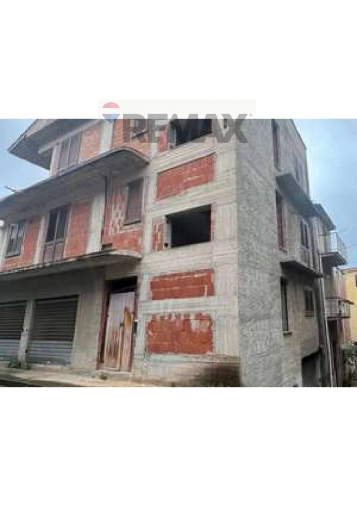 casa indipendente in vendita ad Alcara li Fusi