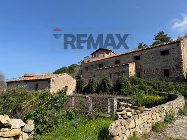 azienda agricola in vendita ad Alcara li Fusi