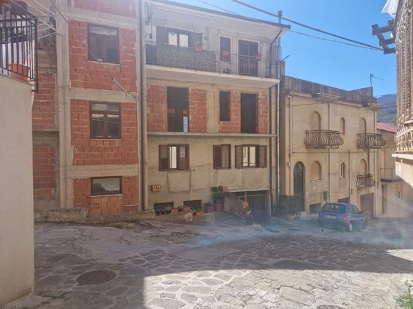 appartamento in vendita ad Alcara li Fusi