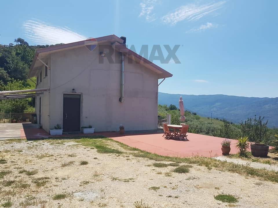 casa indipendente in vendita ad Alcara li Fusi