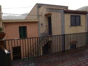 casa indipendente in vendita ad Alì