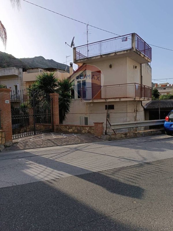 casa indipendente in vendita ad Alì