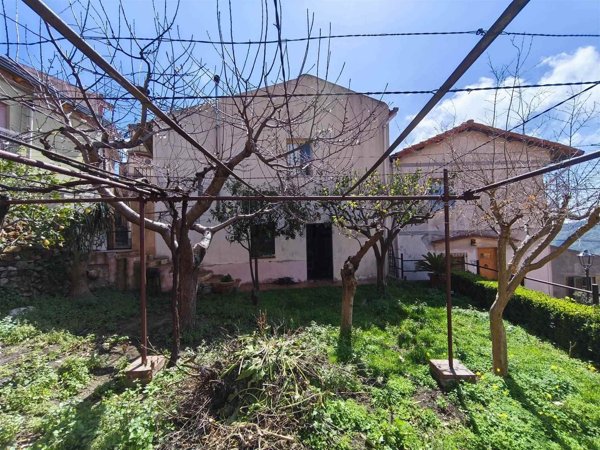 casa indipendente in vendita ad Alì