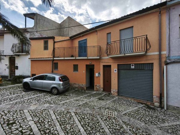casa indipendente in vendita ad Alì
