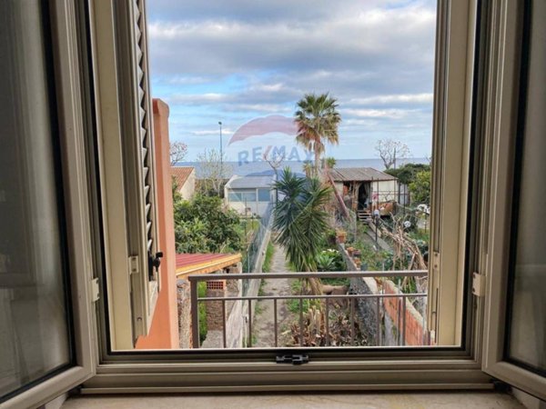 casa indipendente in vendita ad Alì Terme