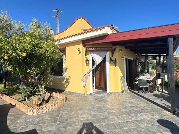 casa indipendente in vendita ad Alì Terme