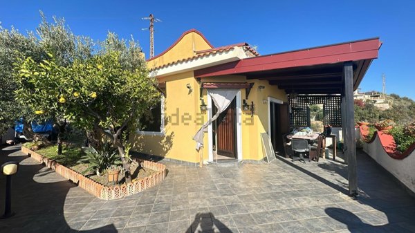 casa indipendente in vendita ad Alì Terme